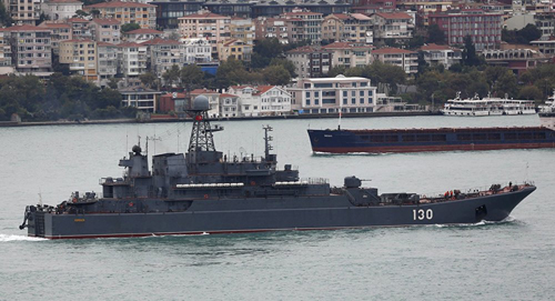 Thổ Nhĩ Kỳ "giam" tàu Nga tại Eo biển Bosphorus ảnh 1
